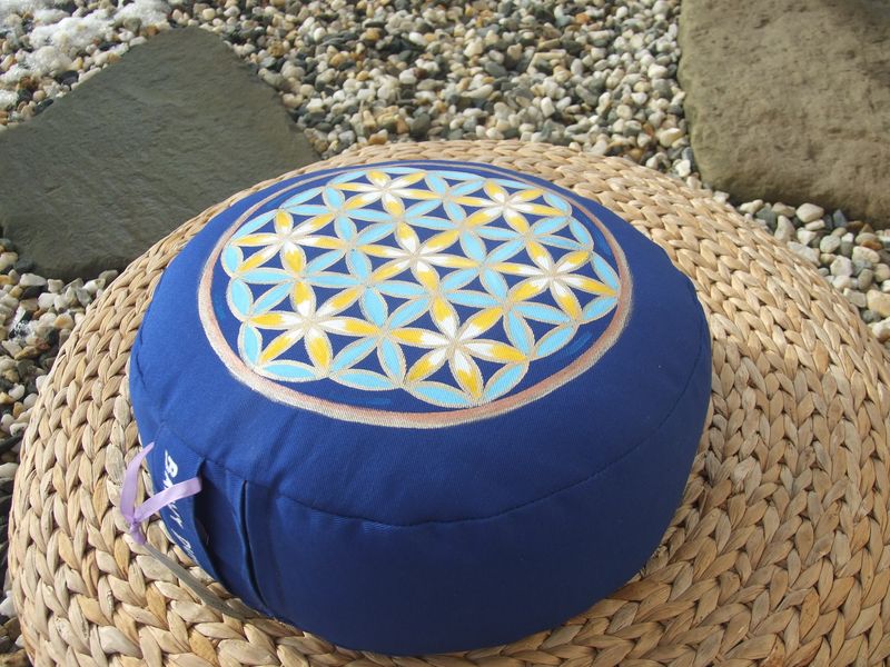 Květ života na modré meditační polštář