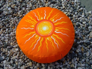 Slunce meditační polštář